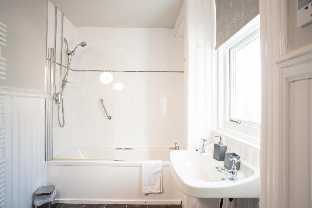 3 Bedroom Villa Attached To Host Home Free Parking Perth Extérieur photo